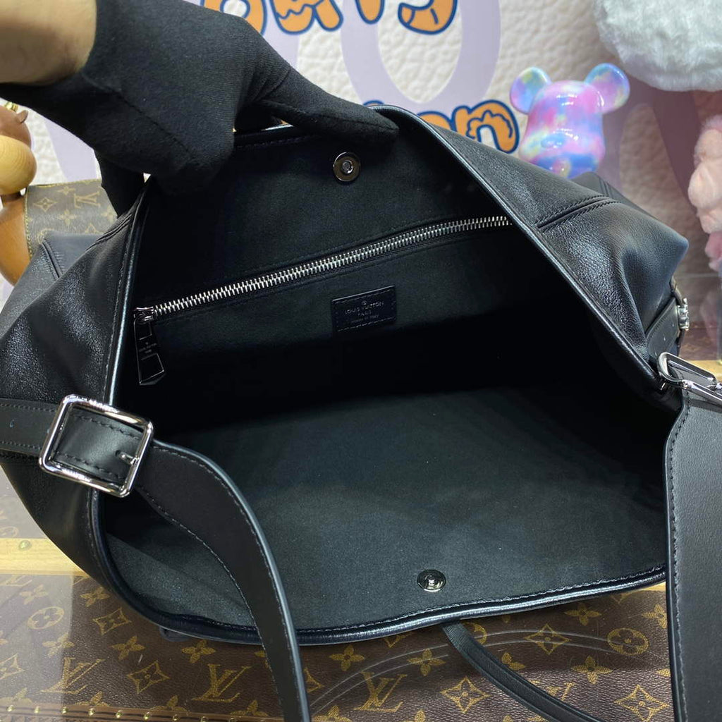 LV M25143 Louis Vuitton CarryAll Dark MM Bag Black