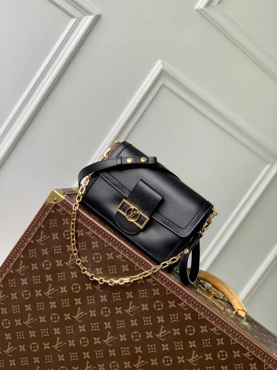 LV M25209 Louis Vuitton Dauphine Soft MM Bag Black