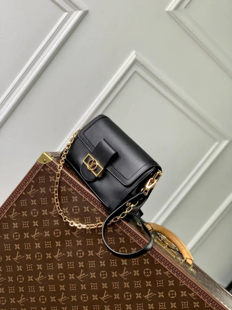 LV M25209 Louis Vuitton Dauphine Soft MM Bag Black