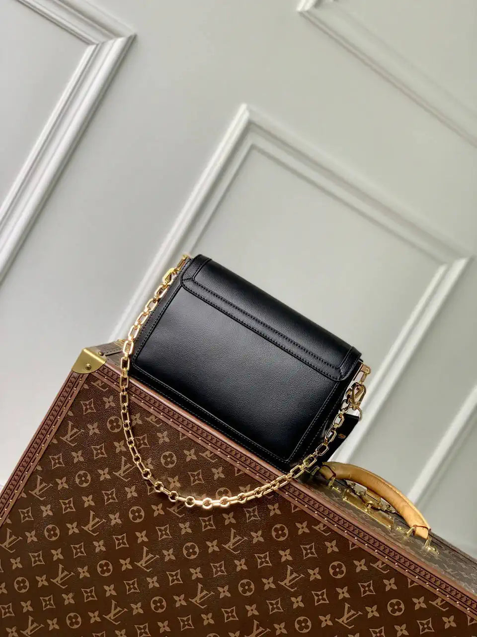 LV M25209 Louis Vuitton Dauphine Soft MM Bag Black