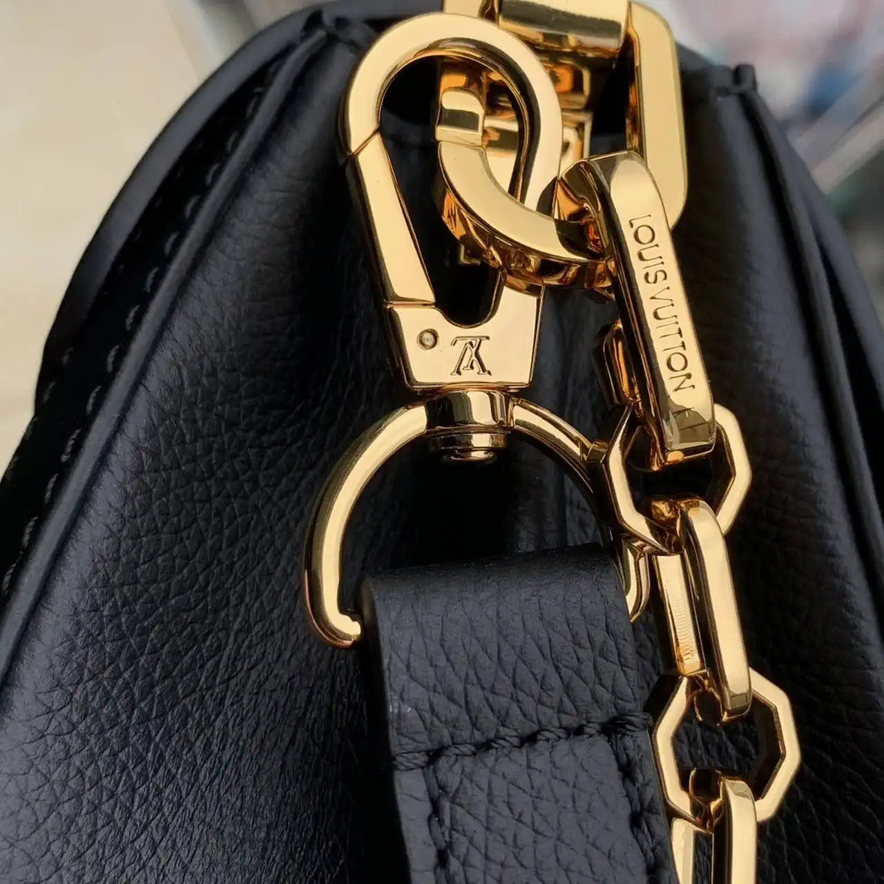LV M25209 Louis Vuitton Dauphine Soft MM Bag Black
