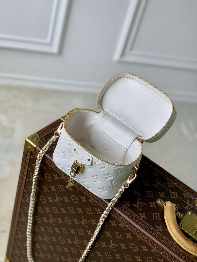LV M25219 Louis Vuitton Vanity PM Handbag Cream