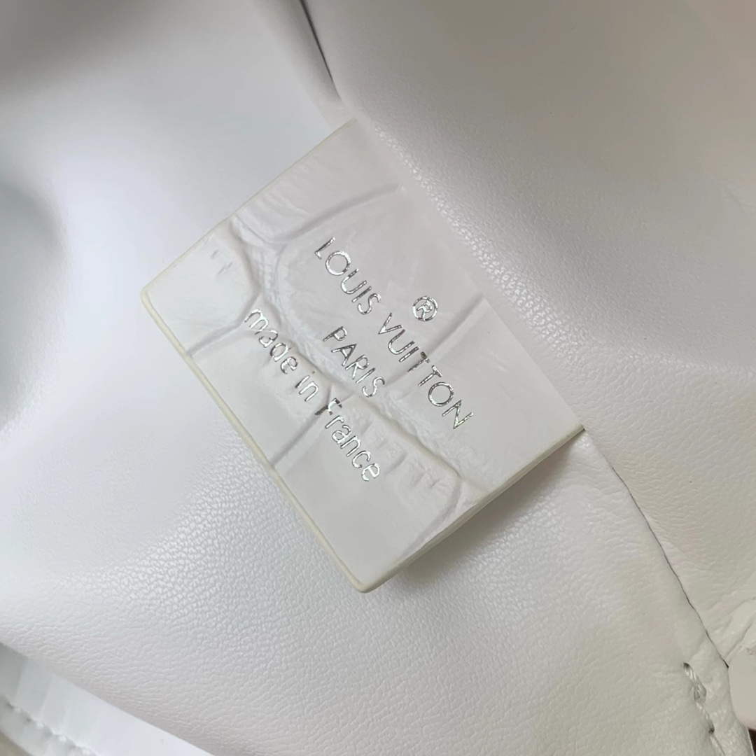 LV M25445 Louis Vuitton Slim Trunk Bag Crocodile Pattern White - Default Title - View 8