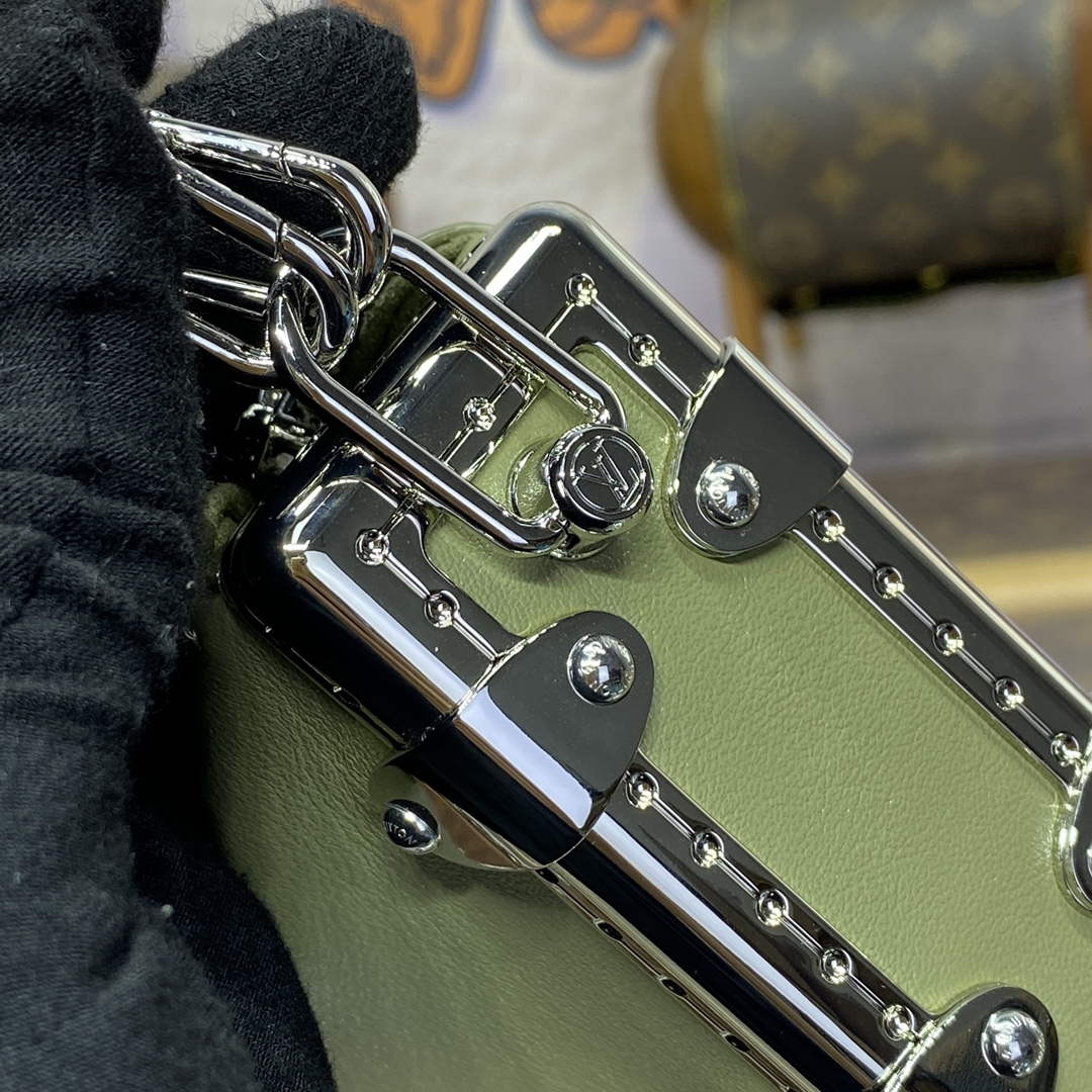 LV M25445 Louis Vuitton Slim Trunk Bag Green - Default Title - View 6