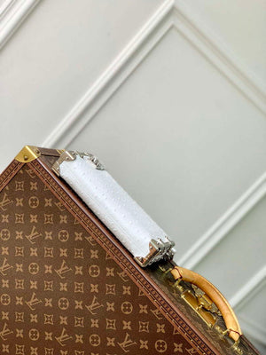 LV M25445 Louis Vuitton Slim Trunk Bag Ostrich Pattern White - Default Title - View 3