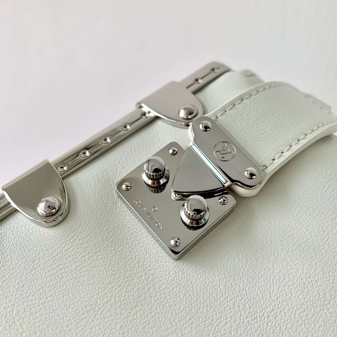 LV M25445 Louis Vuitton Slim Trunk Bag White