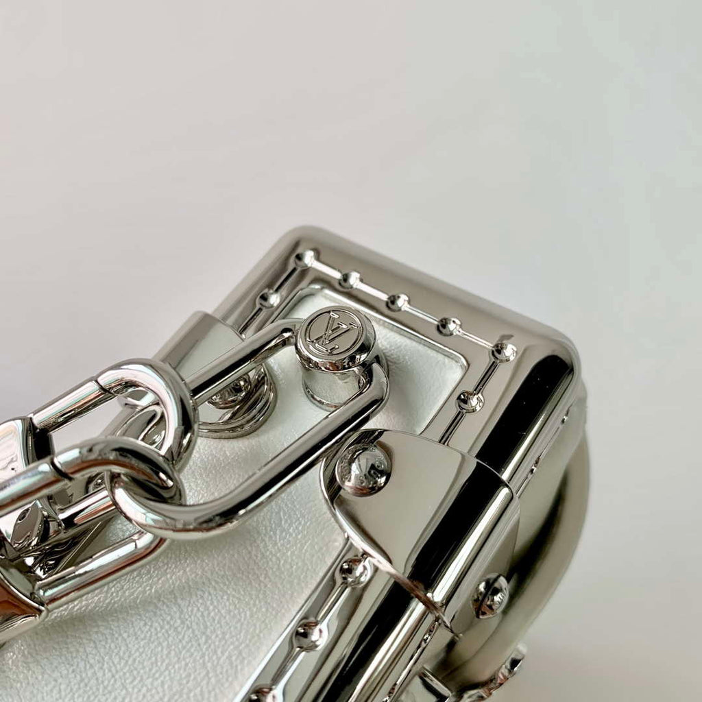 LV M25445 Louis Vuitton Slim Trunk Bag White