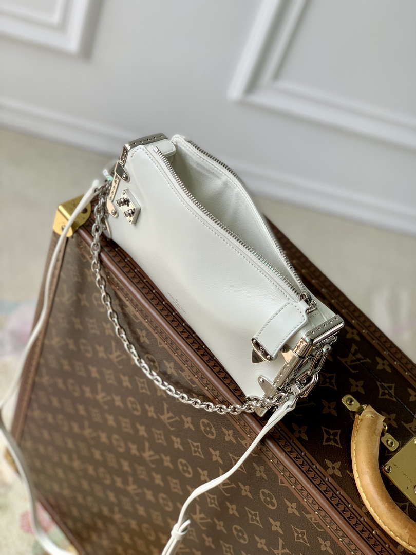 LV M25445 Louis Vuitton Slim Trunk Bag White