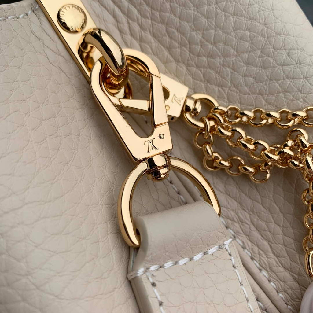 LV M25461 Louis Vuitton Capucines BB Bag Sable/Quartz Taurillon leather