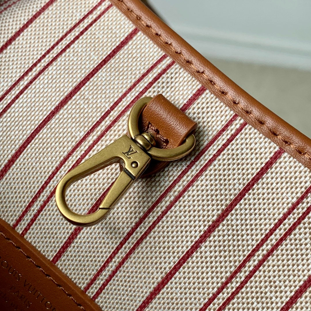 LV M25468 Louis Vuitton Low Key Hobo PM Bag Ecru/Cognac