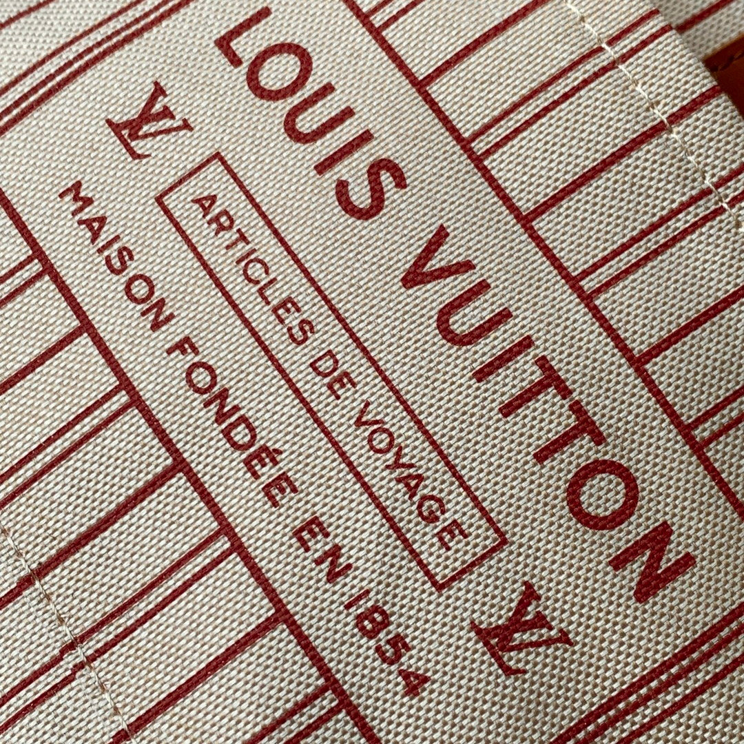 LV M25468 Louis Vuitton Low Key Hobo PM Bag Ecru/Cognac