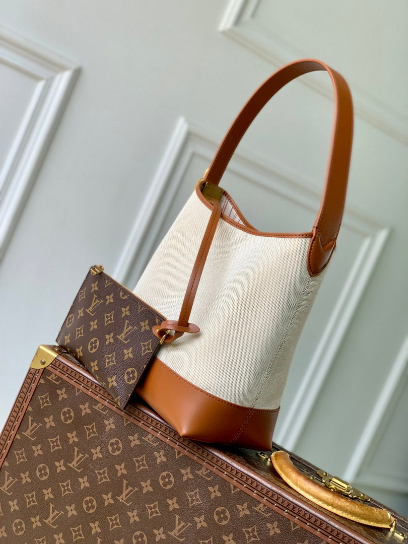 LV M25468 Louis Vuitton Low Key Hobo PM Bag Ecru/Cognac