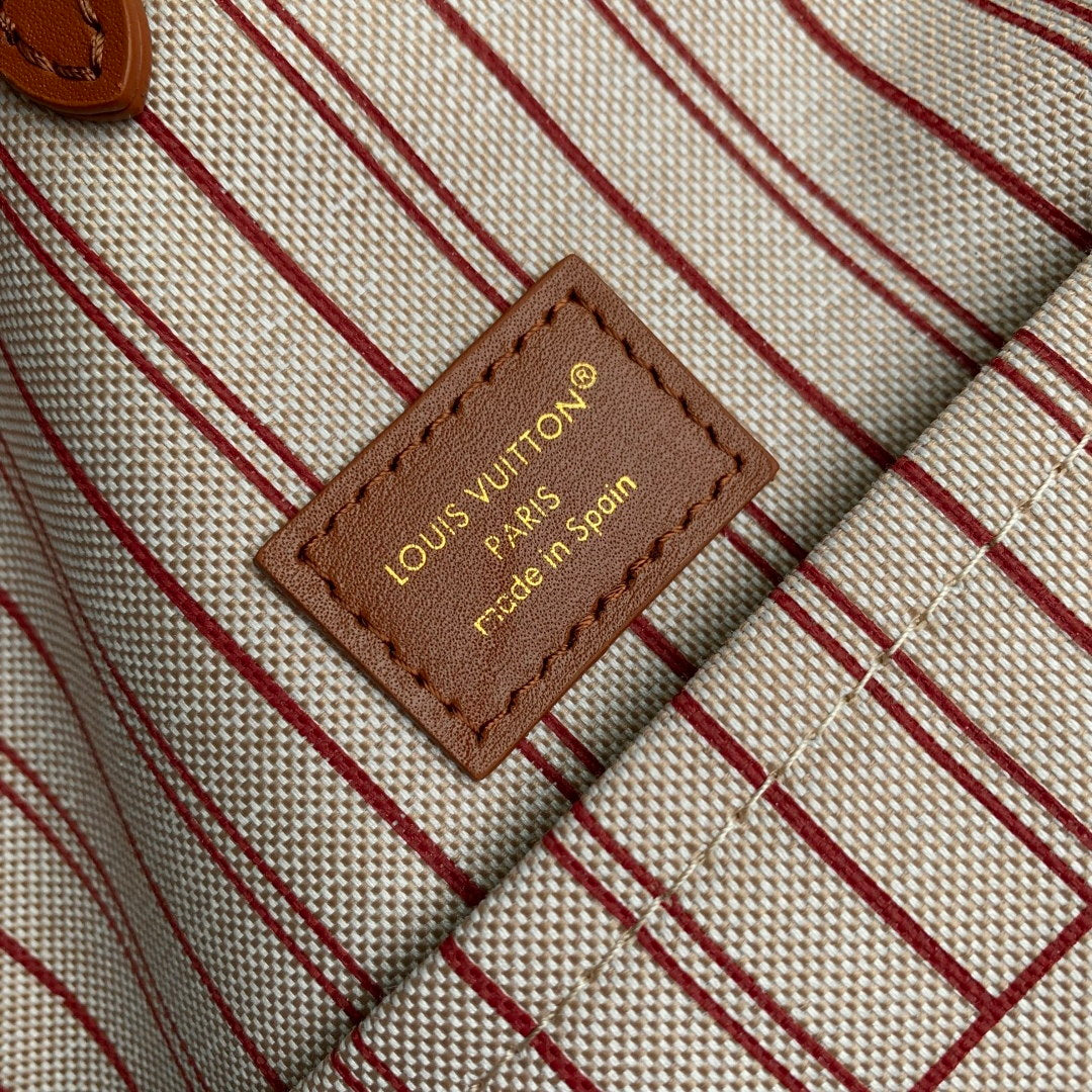 LV M25468 Louis Vuitton Low Key Hobo PM Bag Ecru/Cognac