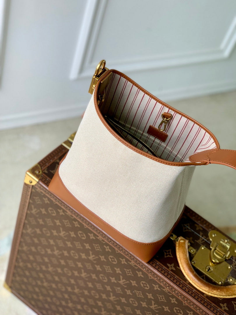 LV M25468 Louis Vuitton Low Key Hobo PM Bag Ecru/Cognac