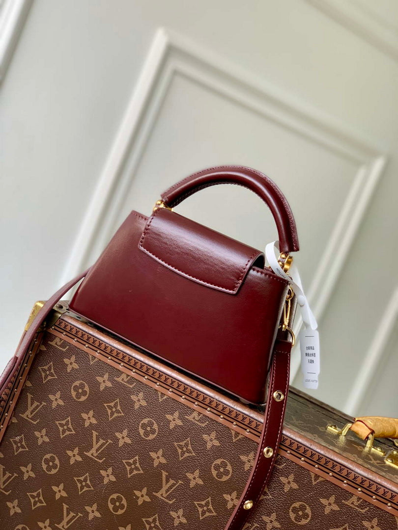 LV M25473 Louis Vuitton Capucines East-West Mini Bag Grenat Red