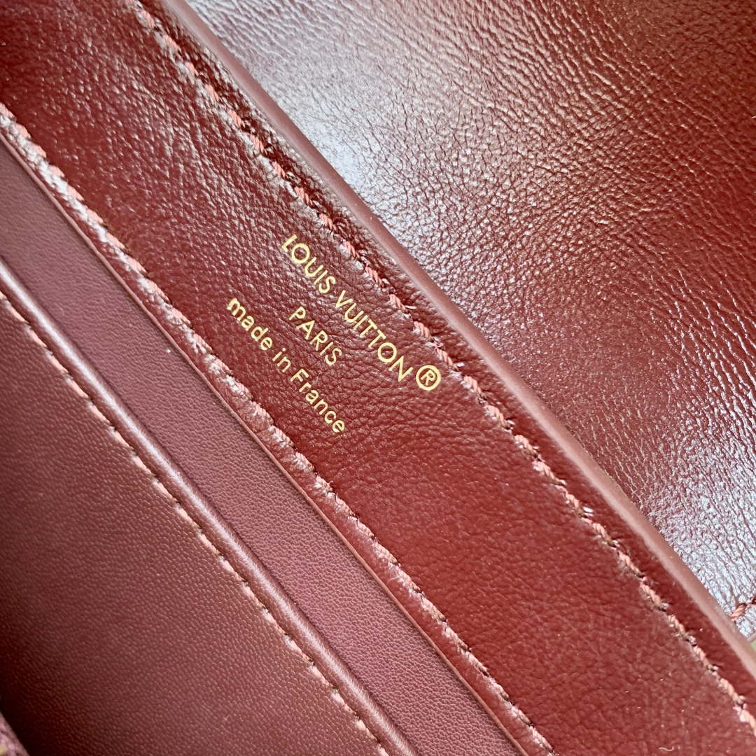 LV M25473 Louis Vuitton Capucines East-West Mini Bag Grenat Red
