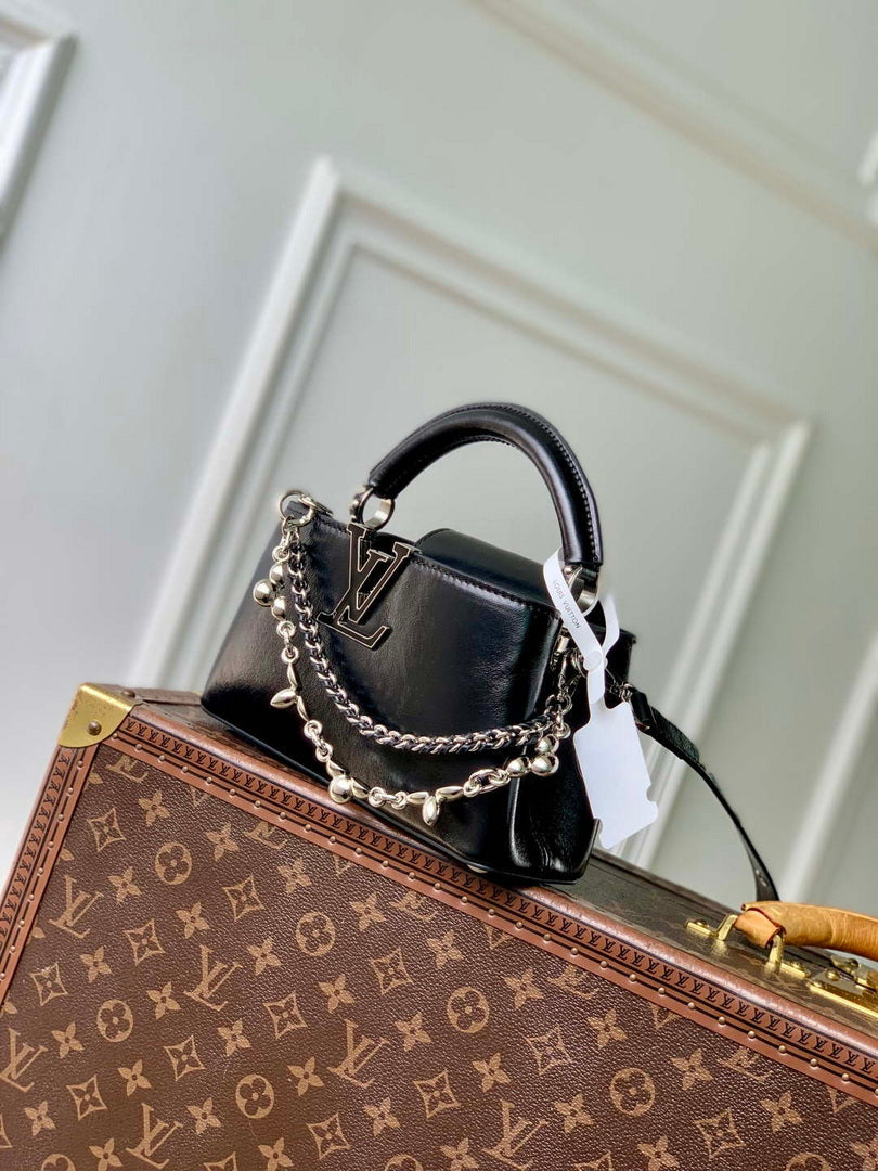 LV M25492 Louis Vuitton Capucines East-West Mini Bag Black