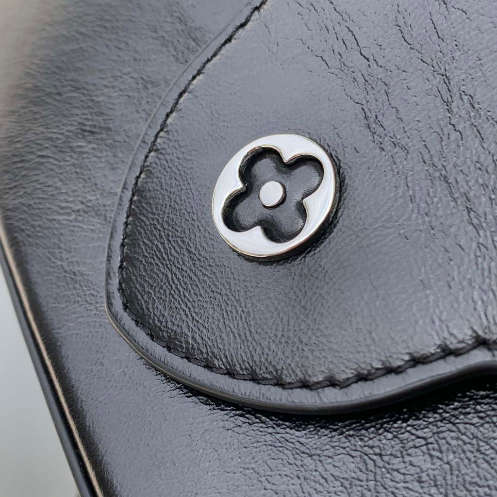 LV M25492 Louis Vuitton Capucines East-West Mini Bag Black