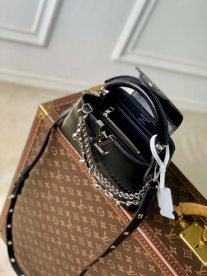 LV M25492 Louis Vuitton Capucines East-West Mini Bag Black