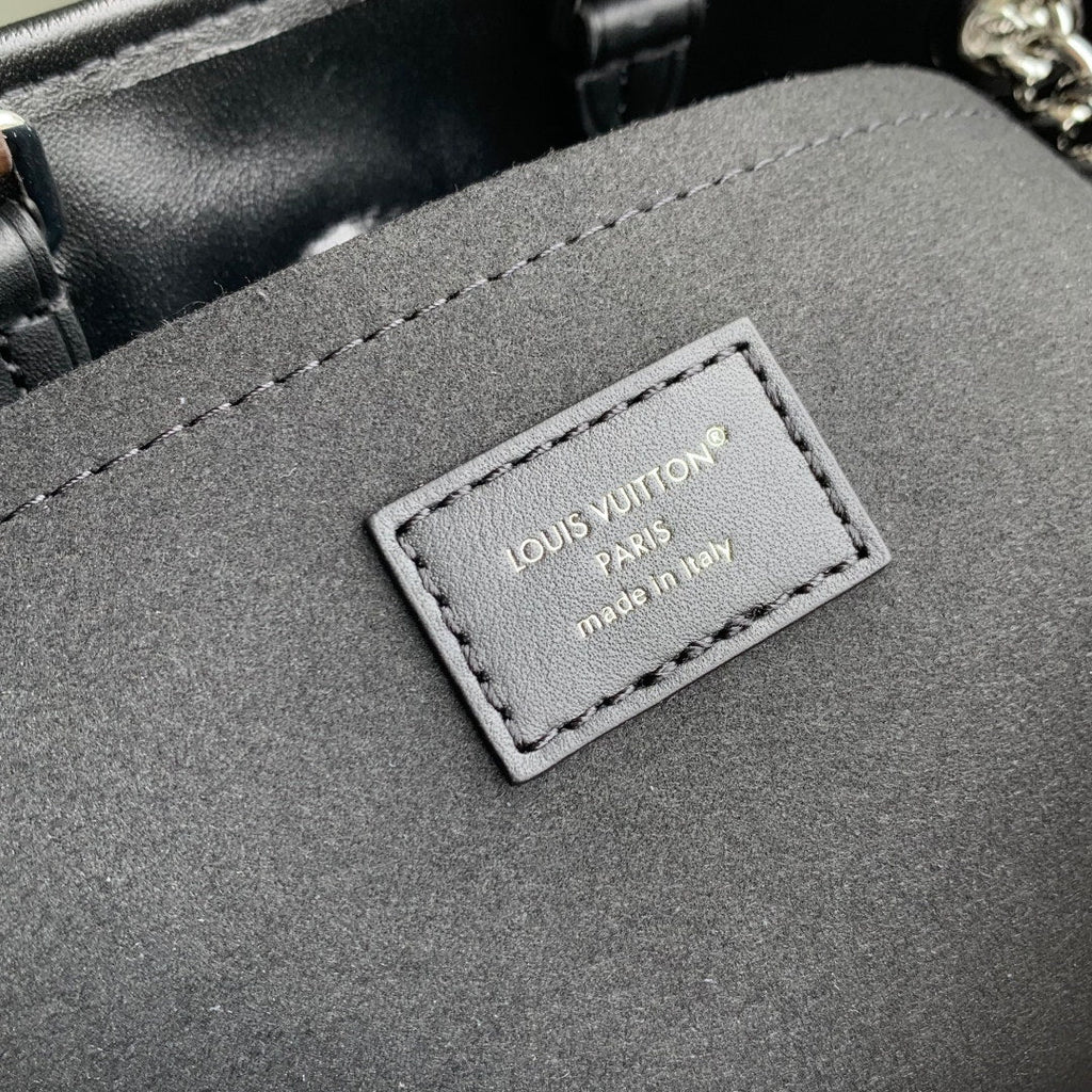 LV M25522 Louis Vuitton Off Duty Backpack Vibe Black