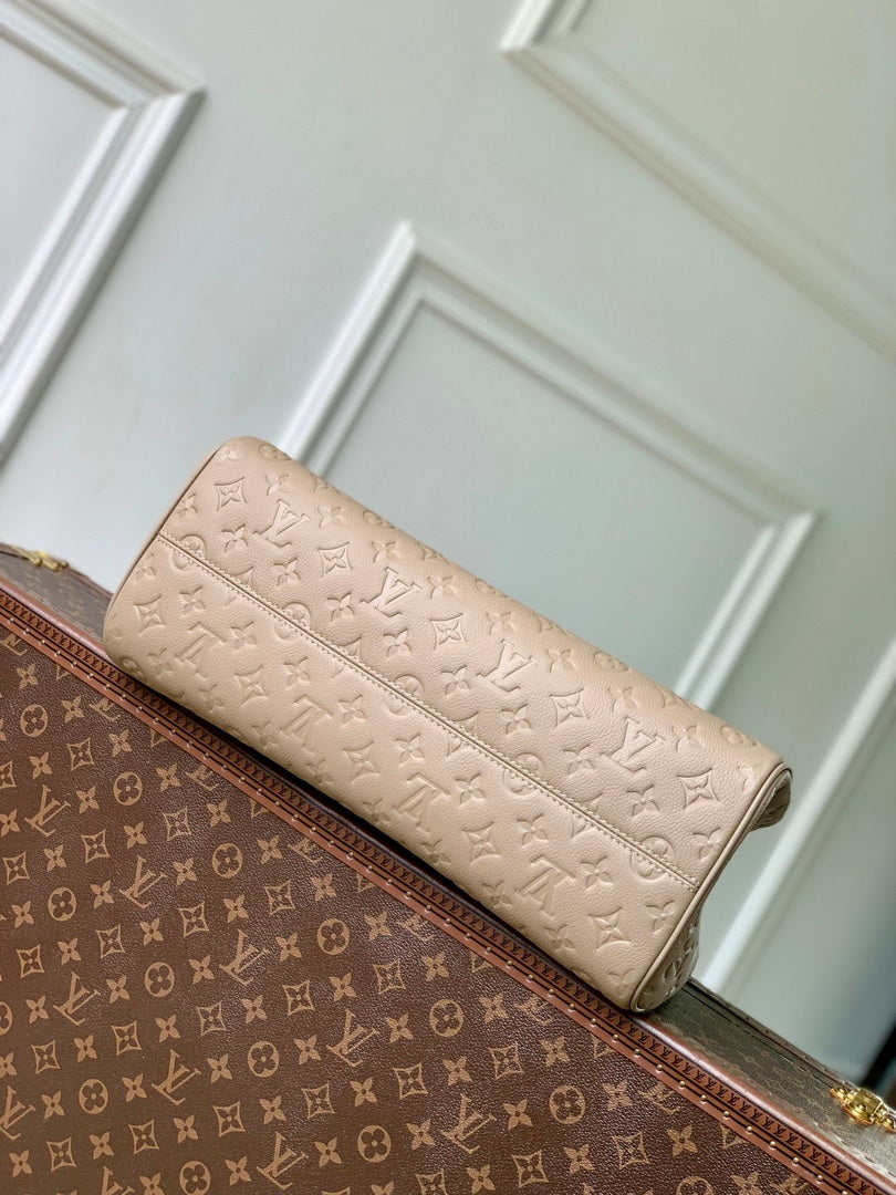 LV M25575 Louis Vuitton Avenue MM Handbag Apricot