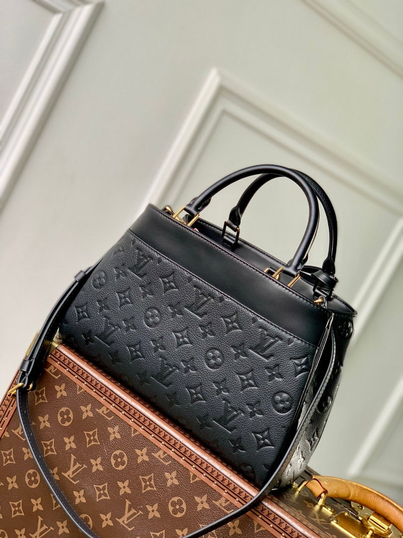 LV M25577 Louis Vuitton Avenue PM Bag Black