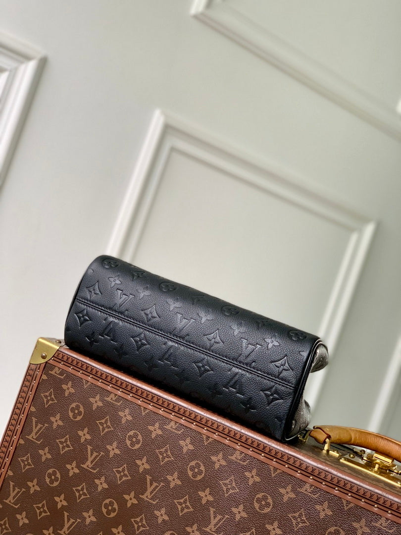LV M25577 Louis Vuitton Avenue PM Bag Black