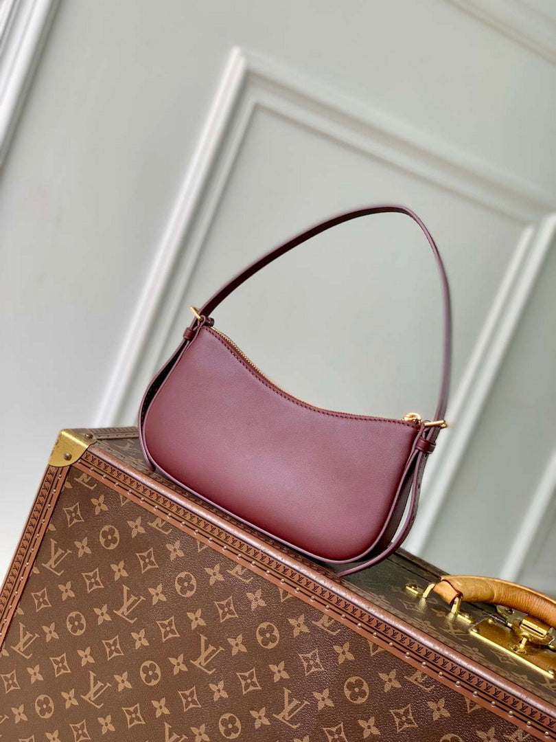 LV M25650 Louis Vuitton Pochette LV BLoom Bag Grenat Red
