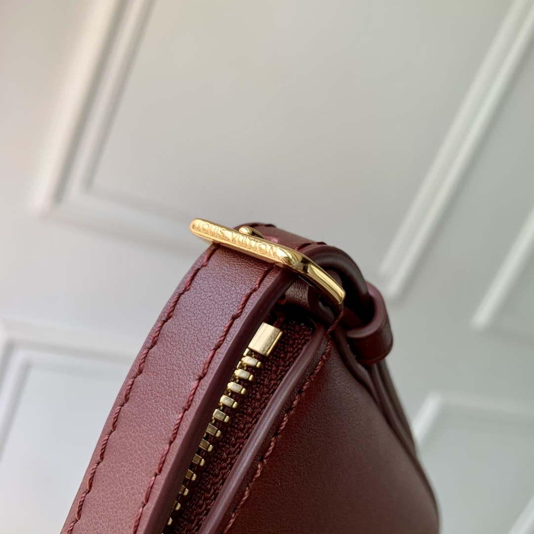 LV M25650 Louis Vuitton Pochette LV BLoom Bag Grenat Red