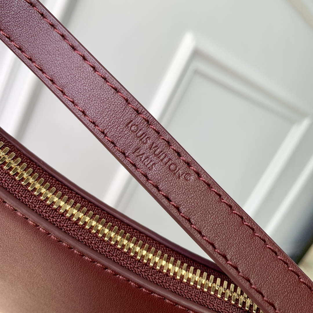 LV M25650 Louis Vuitton Pochette LV BLoom Bag Grenat Red