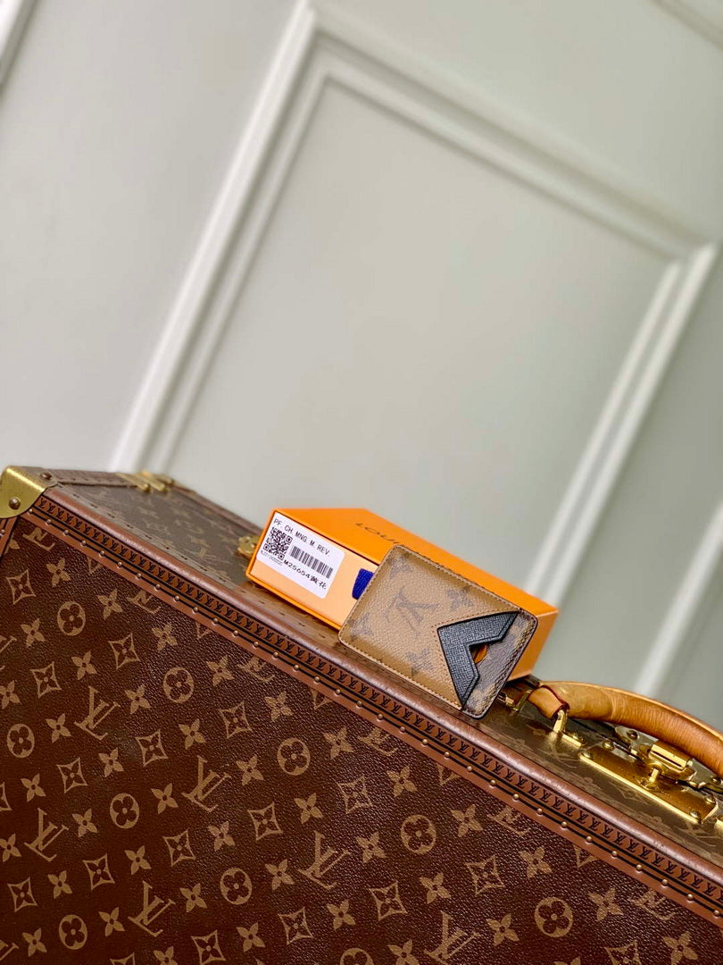 LV M25654 Louis Vuitton Porte-Cartes Magnet