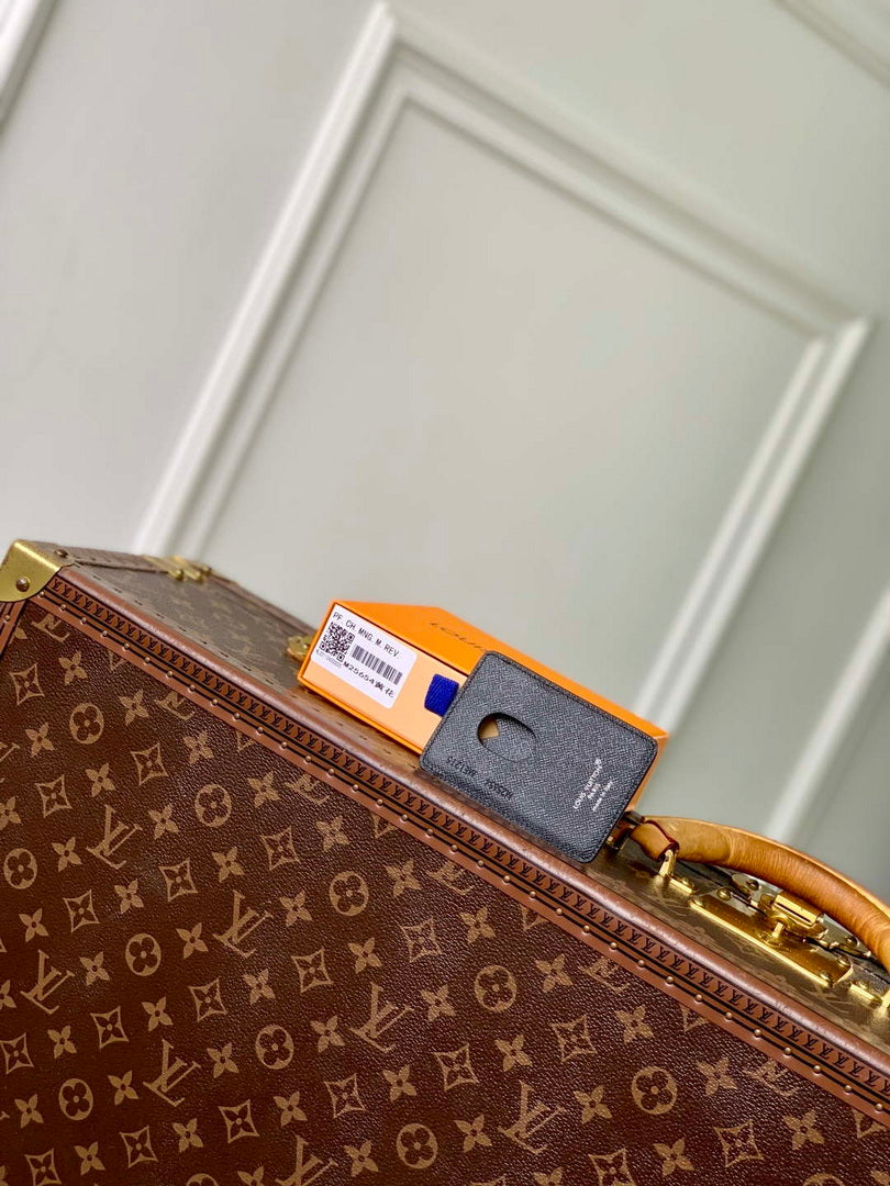 LV M25654 Louis Vuitton Porte-Cartes Magnet