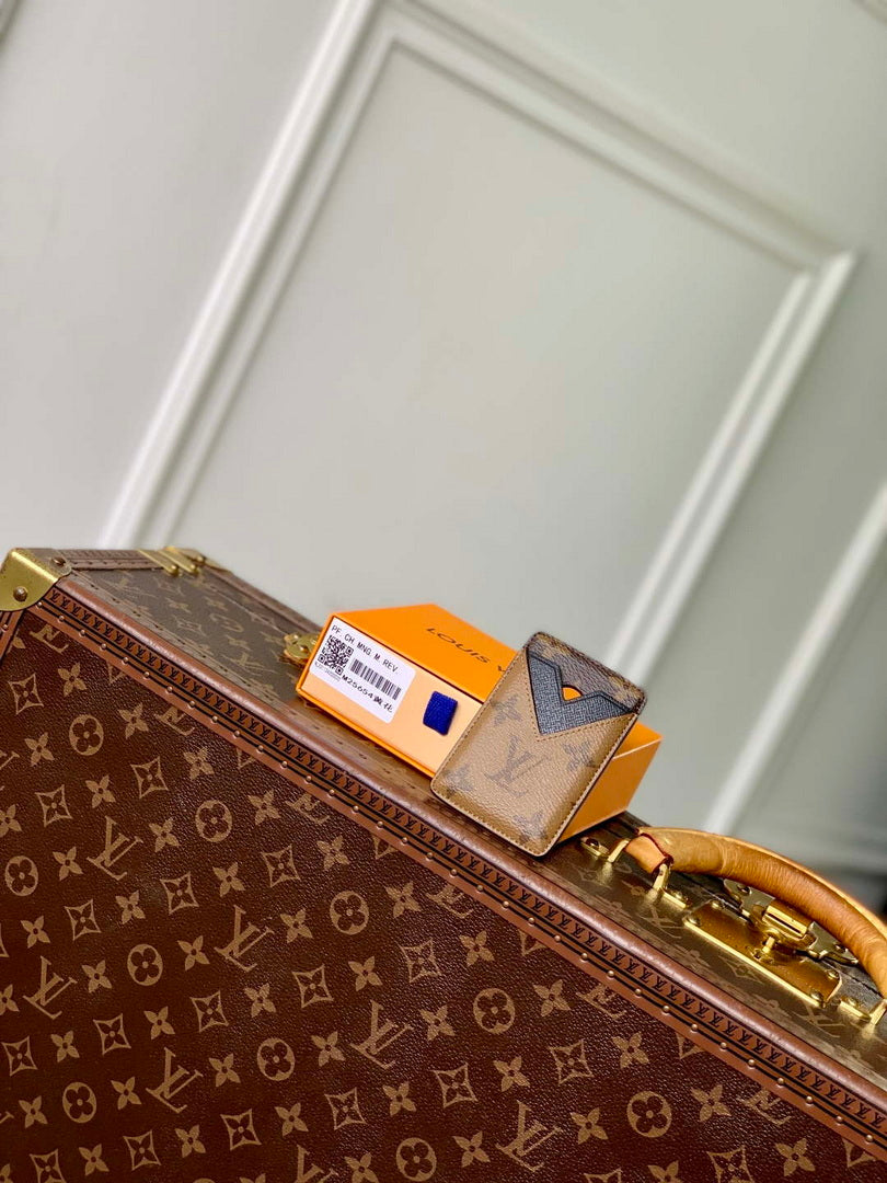 LV M25654 Louis Vuitton Porte-Cartes Magnet