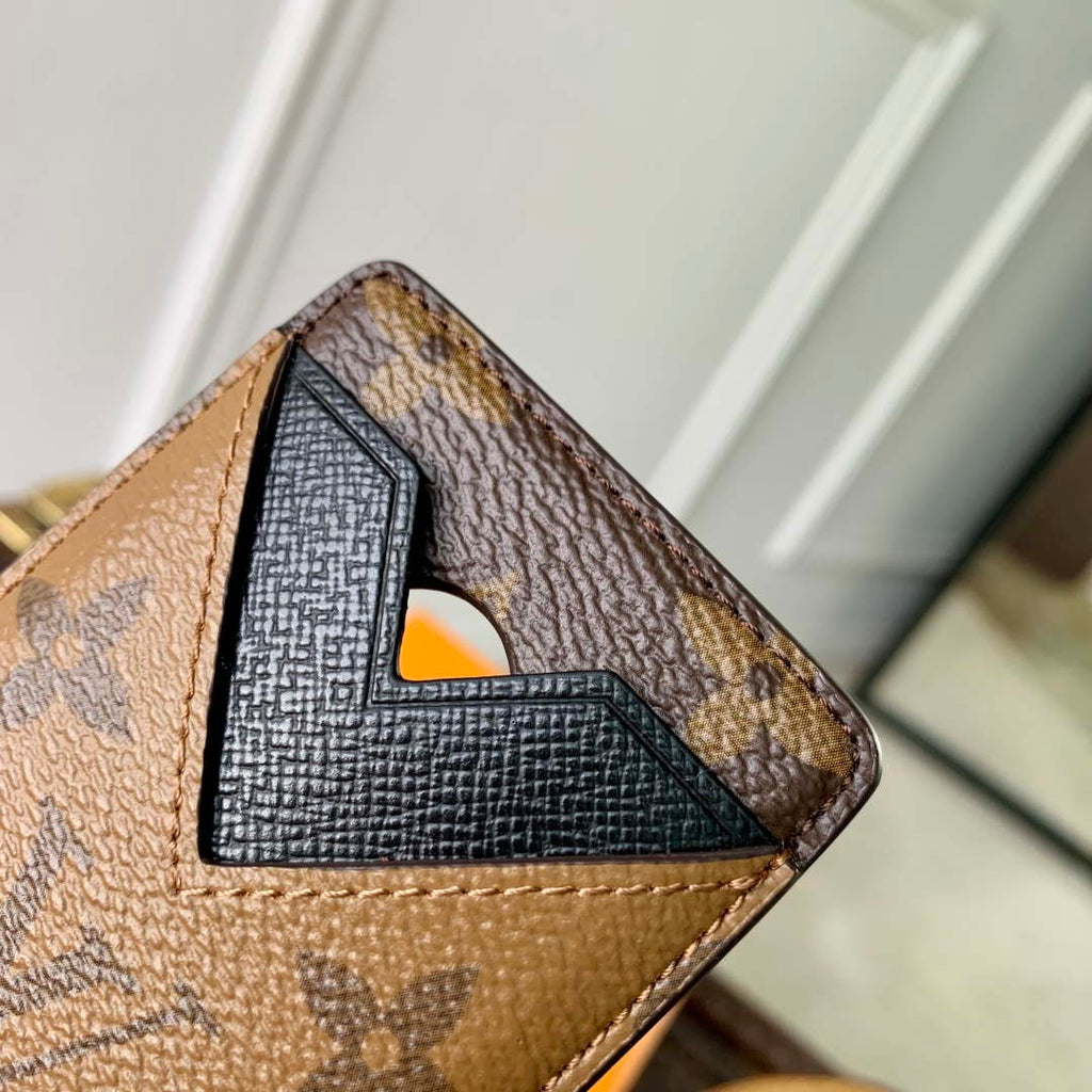 LV M25654 Louis Vuitton Porte-Cartes Magnet