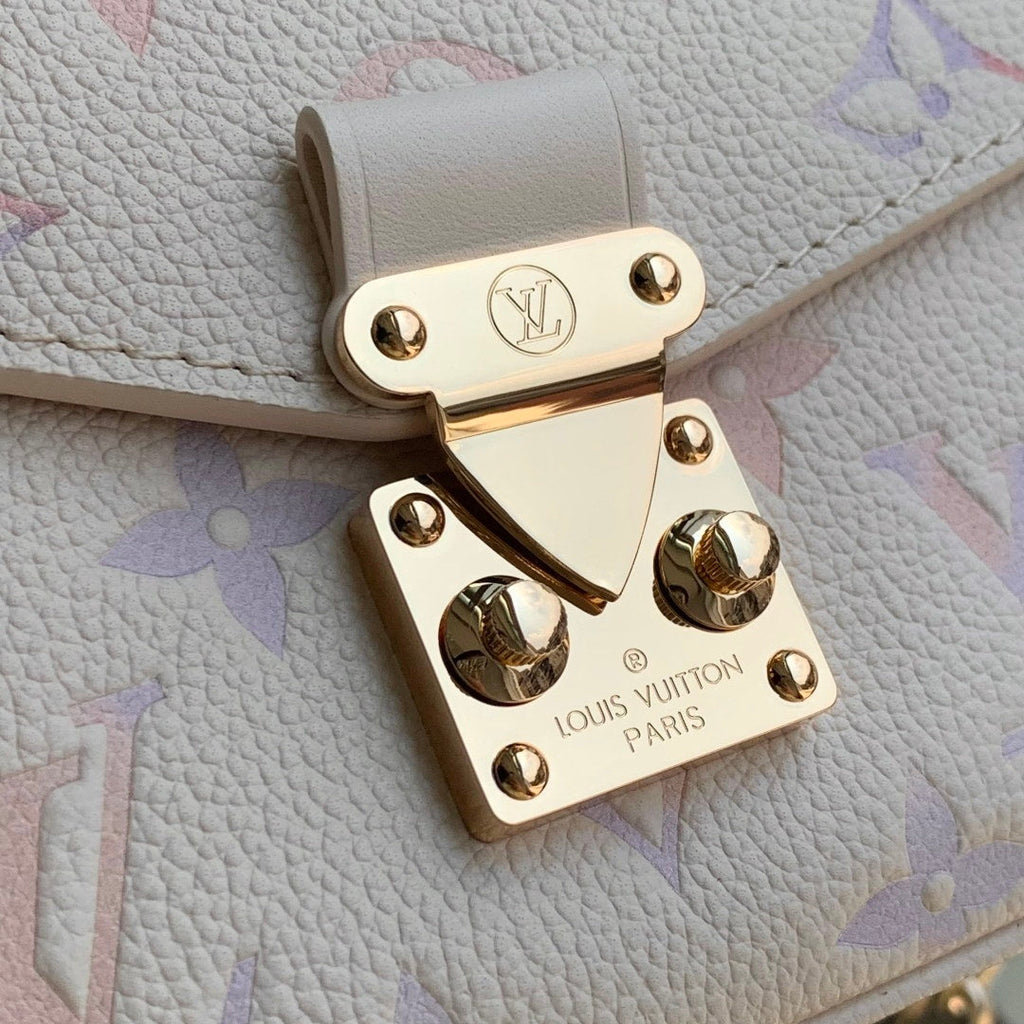 LV M25682 Louis Vuitton Pochette M¨¦tis East West Dream Cream