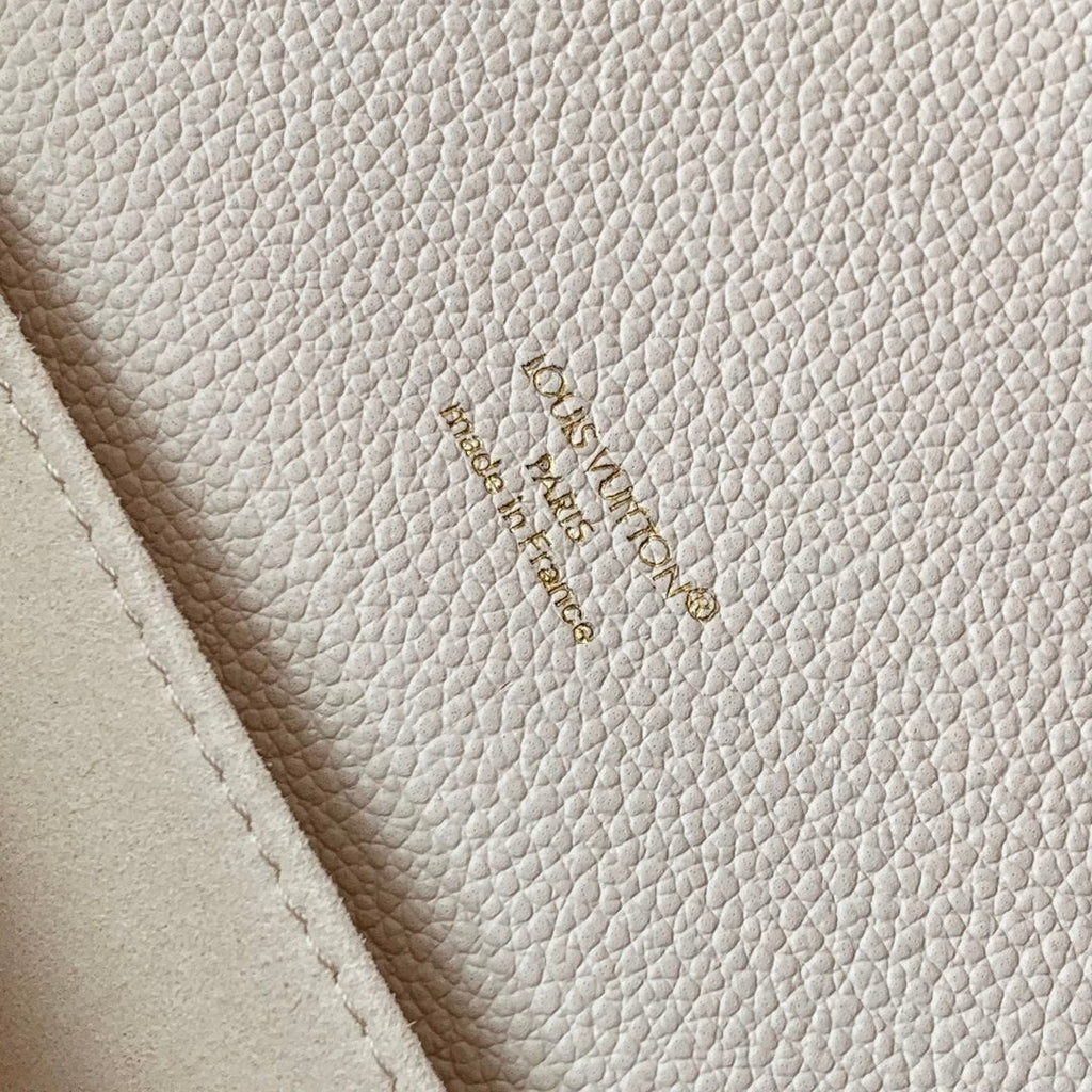 LV M25682 Louis Vuitton Pochette M¨¦tis East West Dream Cream