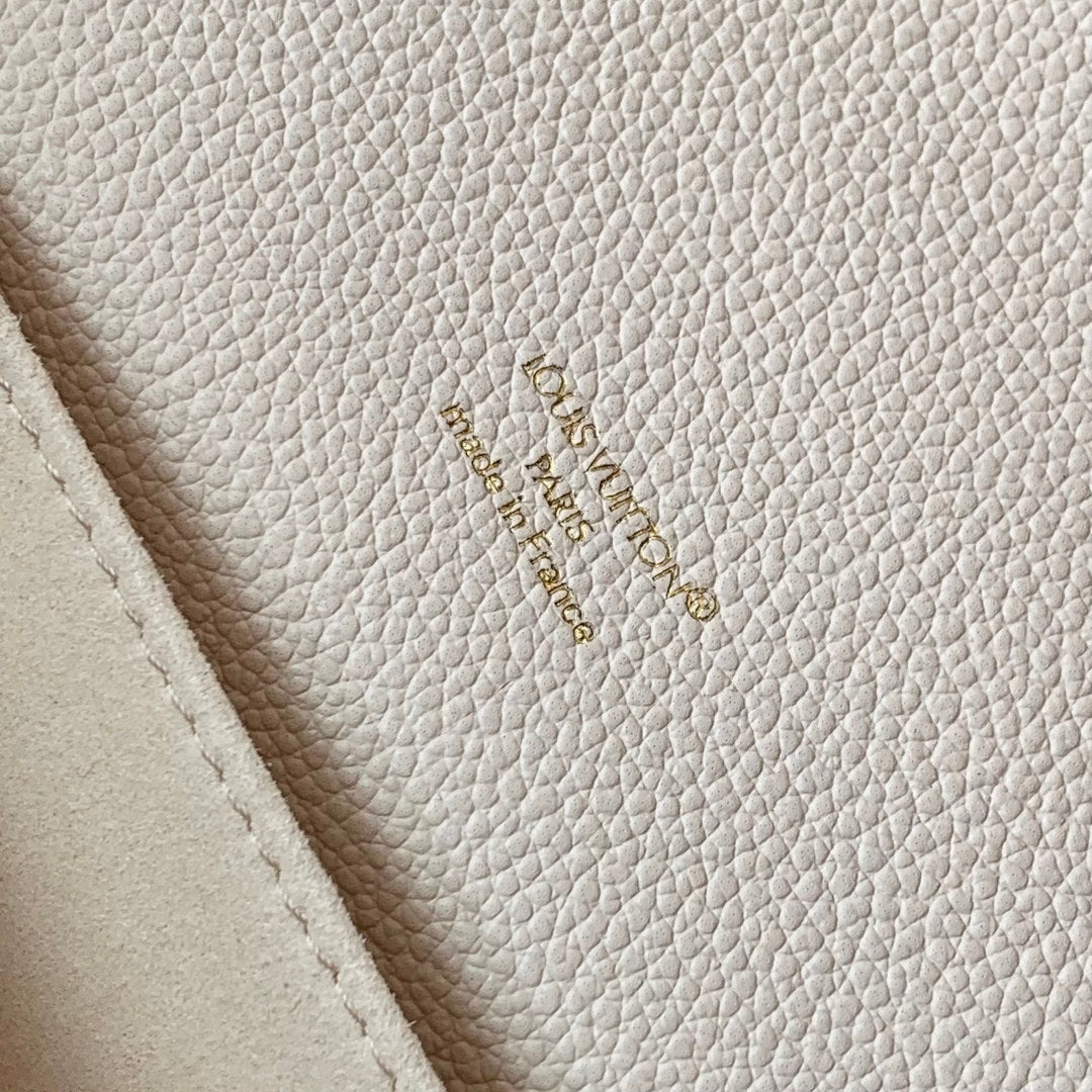 LV M25682 Louis Vuitton Pochette M¨¦tis East West Dream Cream