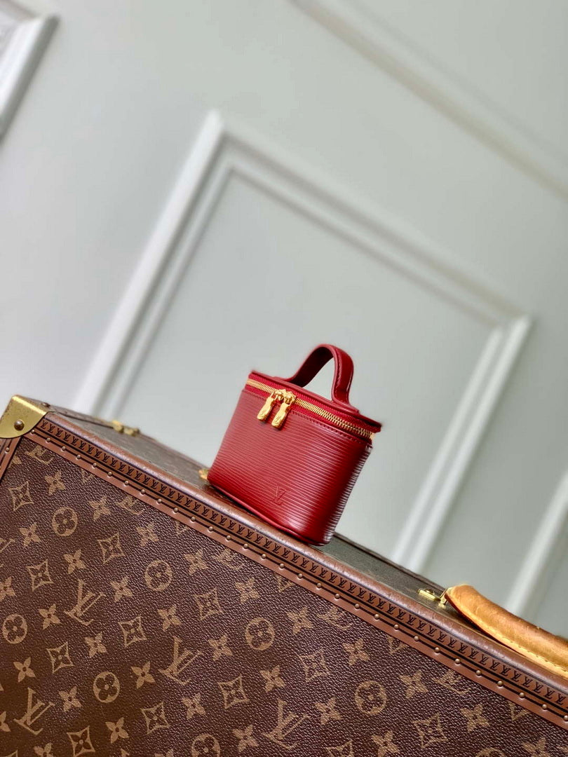 LV M25688 Louis Vuitton Nice Beauty Bag Monogram Rouge