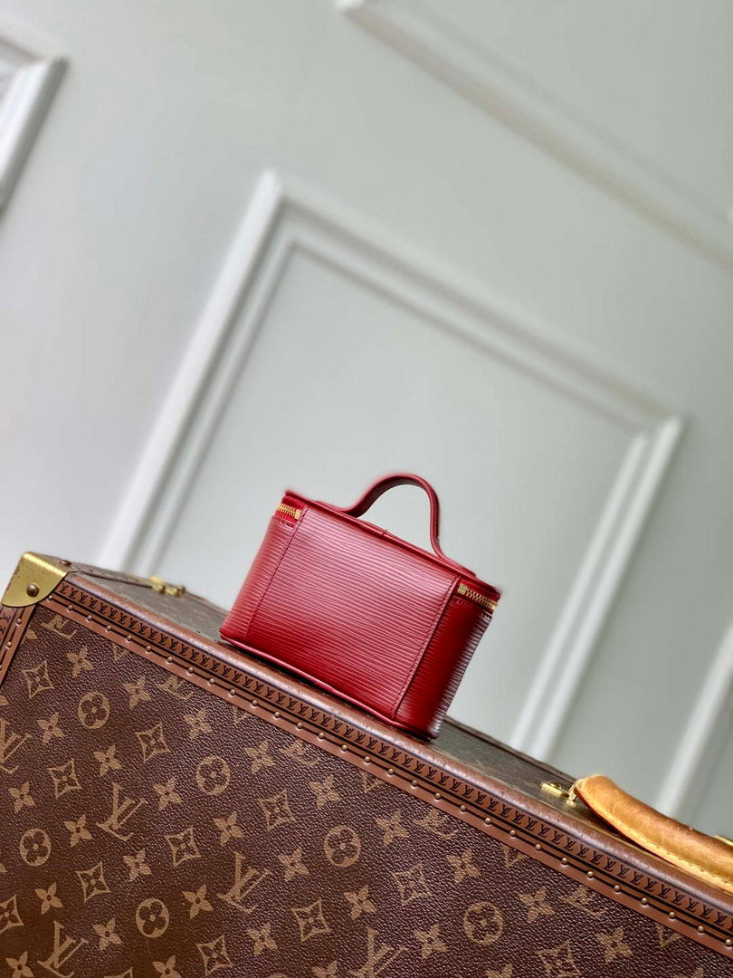 LV M25688 Louis Vuitton Nice Beauty Bag Monogram Rouge