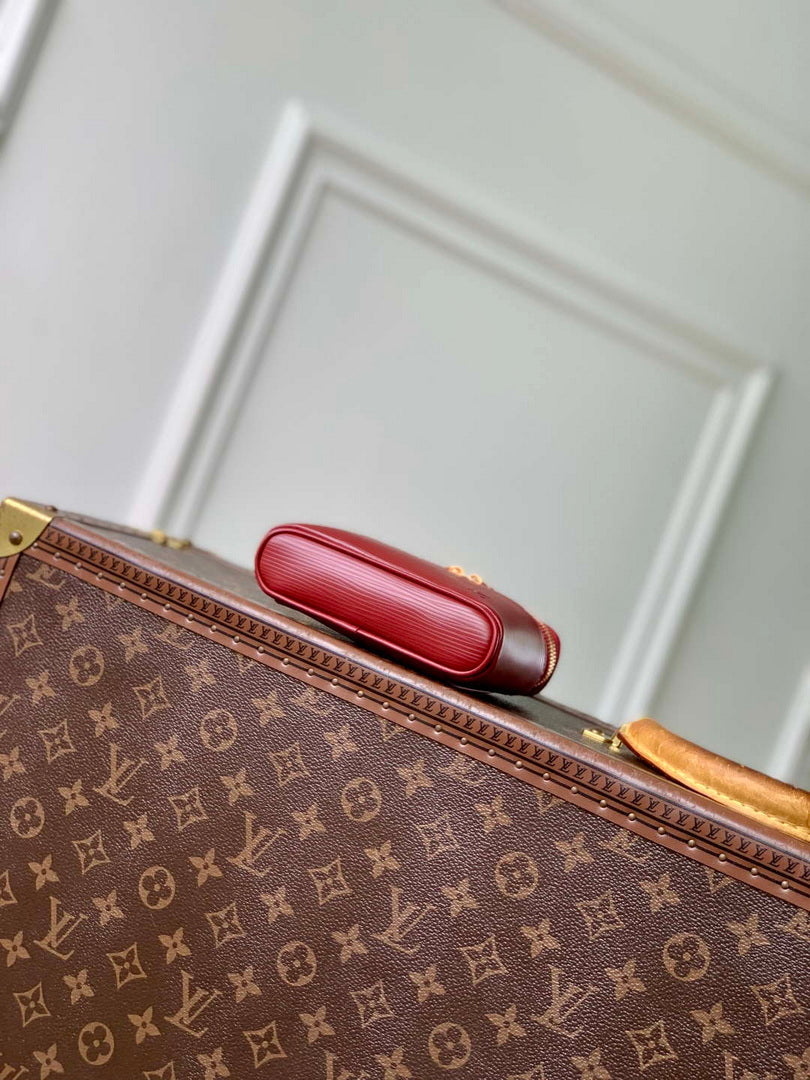 LV M25688 Louis Vuitton Nice Beauty Bag Monogram Rouge