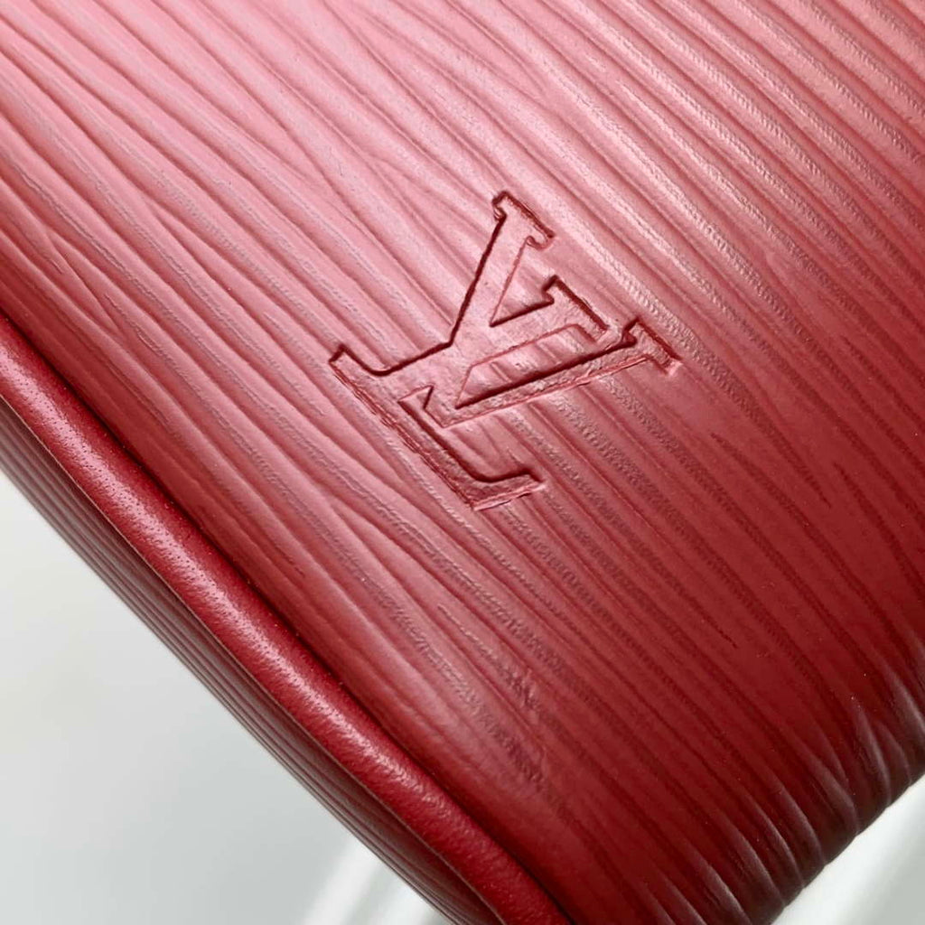 LV M25688 Louis Vuitton Nice Beauty Bag Monogram Rouge