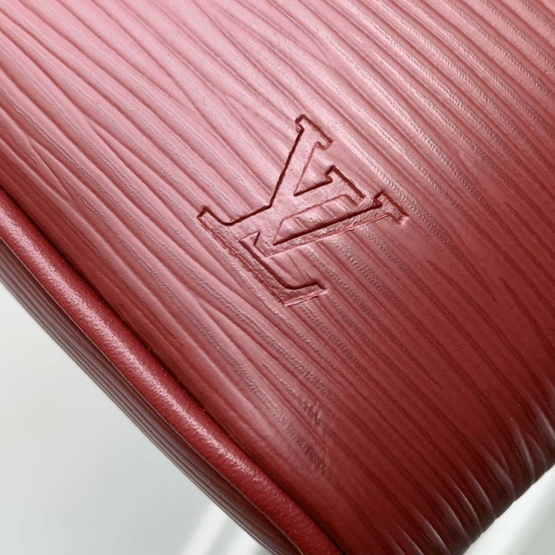 LV M25688 Louis Vuitton Nice Beauty Bag Monogram Rouge