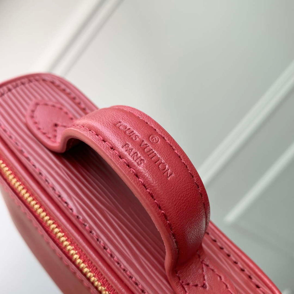 LV M25688 Louis Vuitton Nice Beauty Bag Monogram Rouge