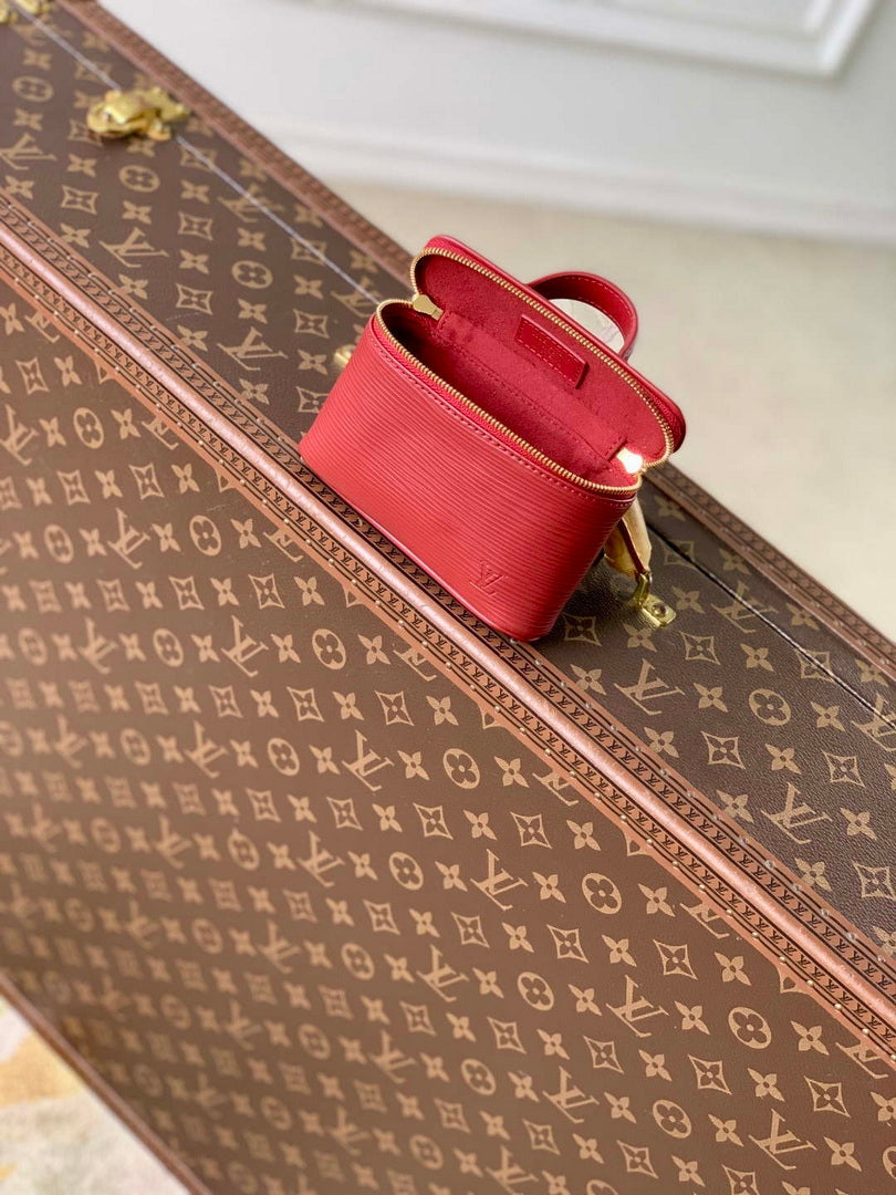 LV M25688 Louis Vuitton Nice Beauty Bag Monogram Rouge