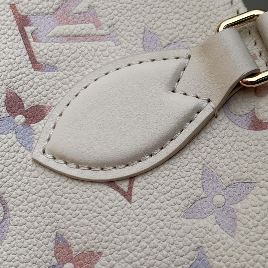LV M25770 Louis Vuitton OnTheGo PM Bag Dream Cream