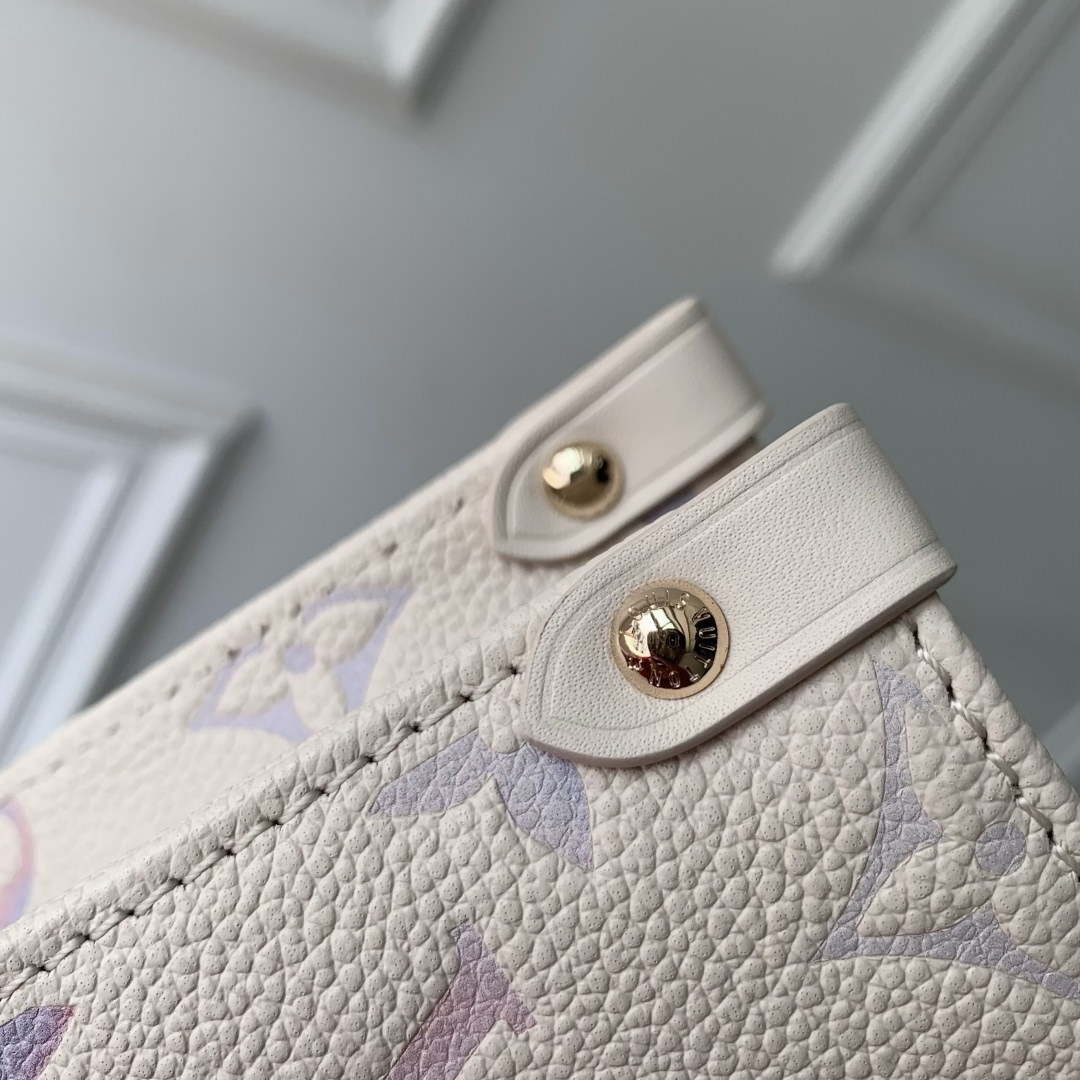 LV M25770 Louis Vuitton OnTheGo PM Bag Dream Cream