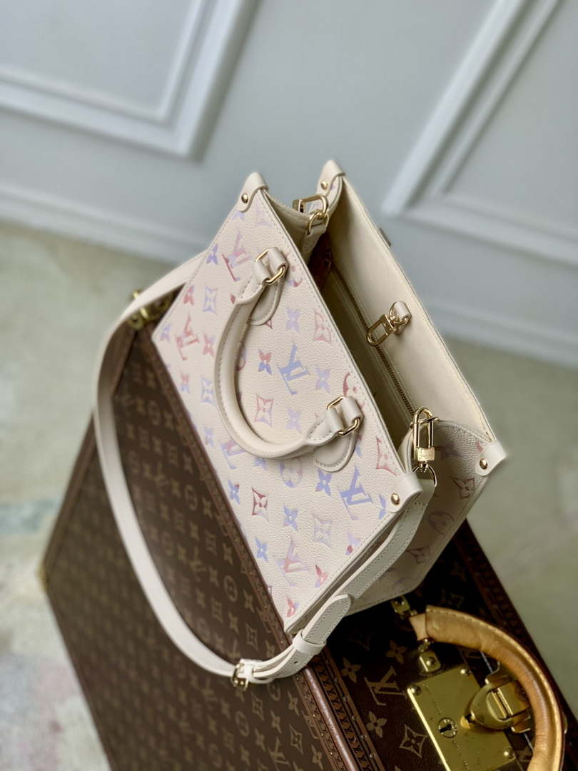 LV M25770 Louis Vuitton OnTheGo PM Bag Dream Cream