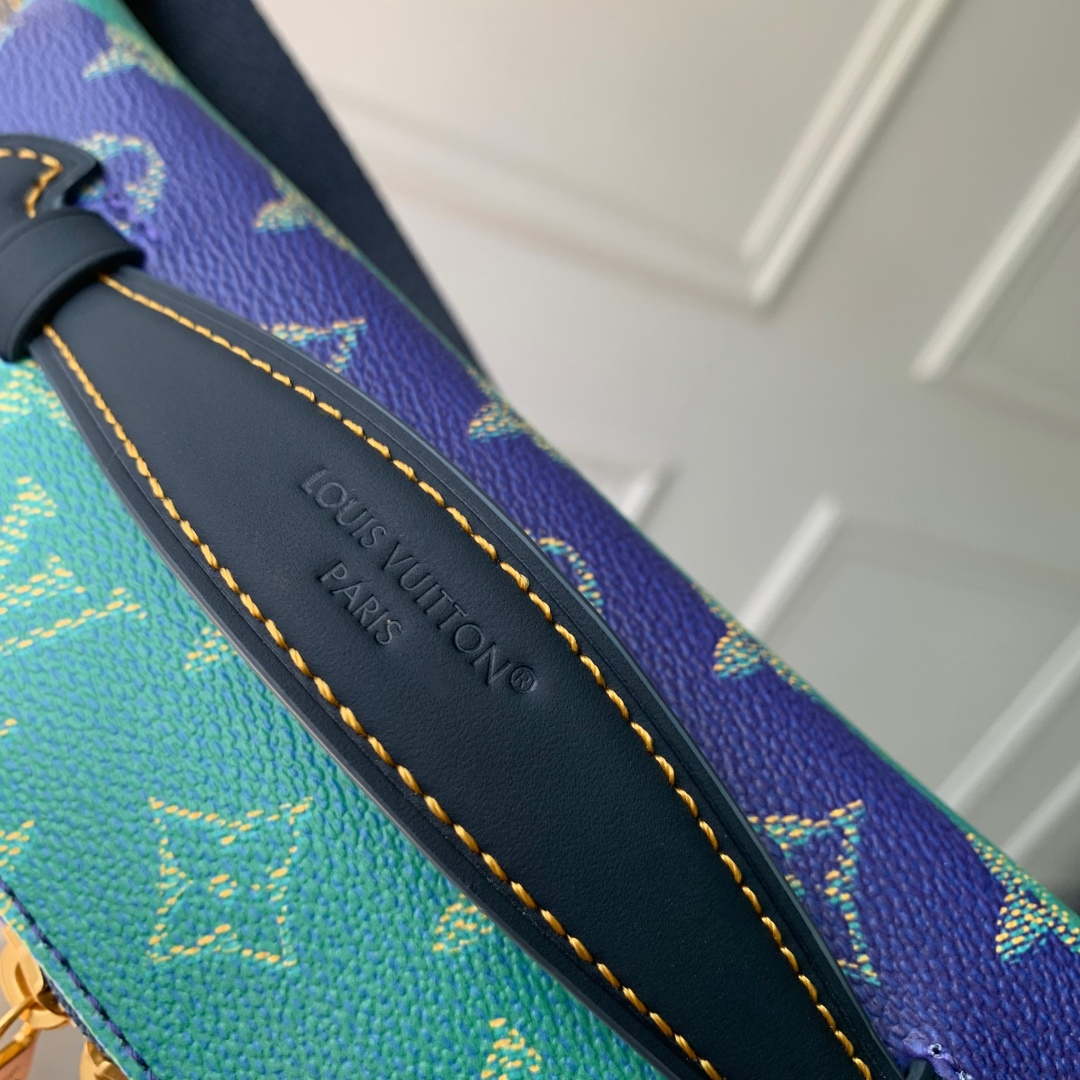 LV M25783 Louis Vuitton Rush Bumbag Blue Stripes