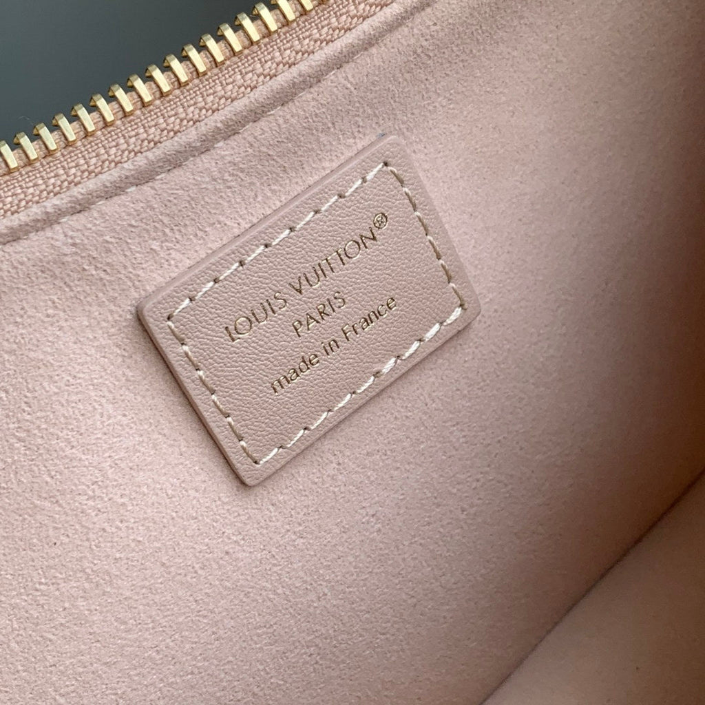 LV M25784 Louis Vuitton Pochette LV Bloom Bag Sand