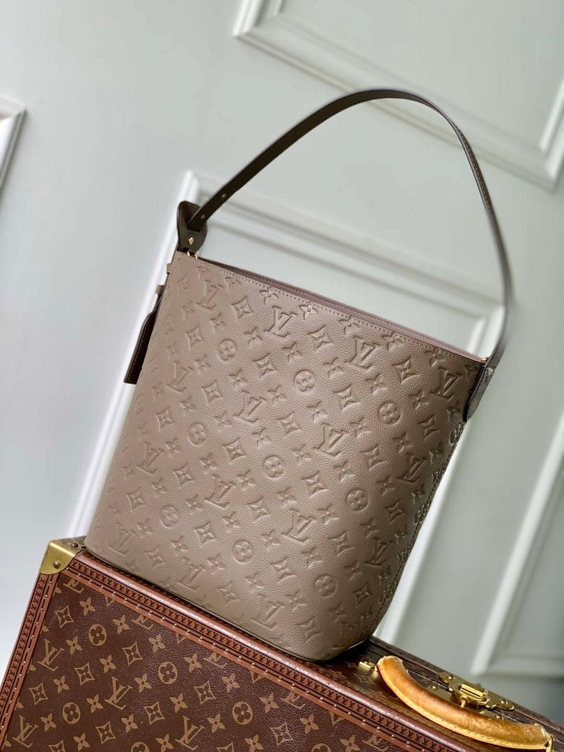 LV M25823 Louis Vuitton All In GM Bag Smoke